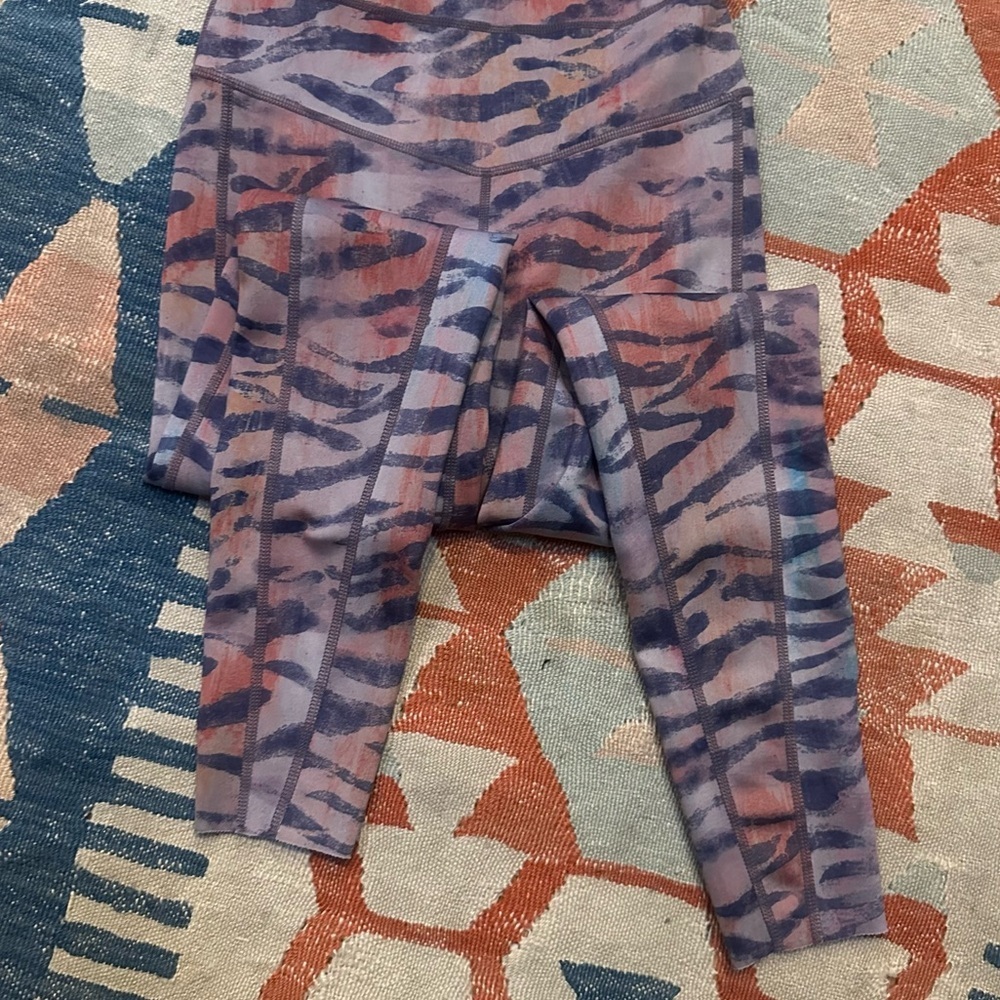 Free People Beat The Heat Zebra Colorful reversible leggings size small - Picture 6 of 13